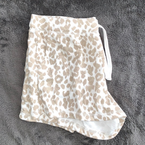 Animal Print Shorts - Picture 2 of 3
